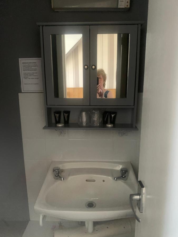 Burnett Arms Hotel Inverurie Bagian luar foto