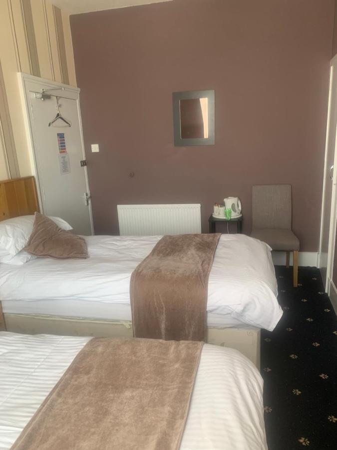 Burnett Arms Hotel Inverurie Bagian luar foto