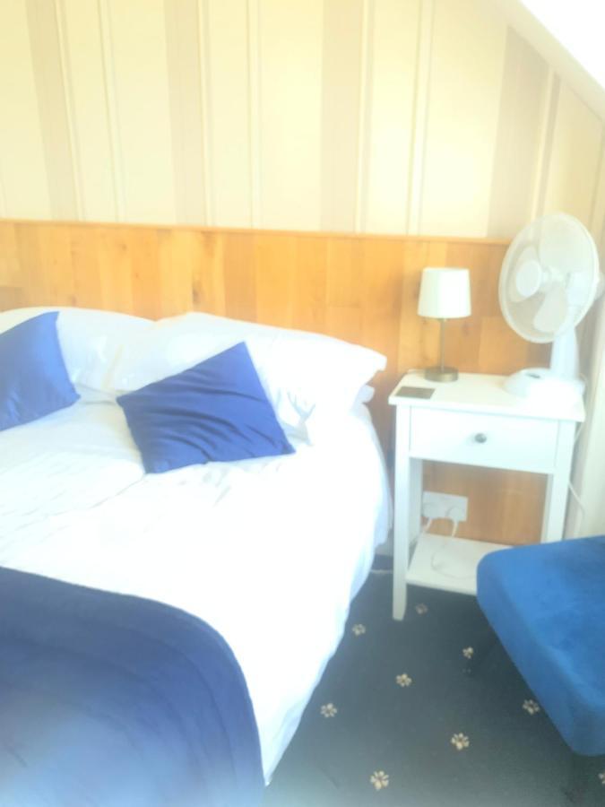 Burnett Arms Hotel Inverurie Bagian luar foto