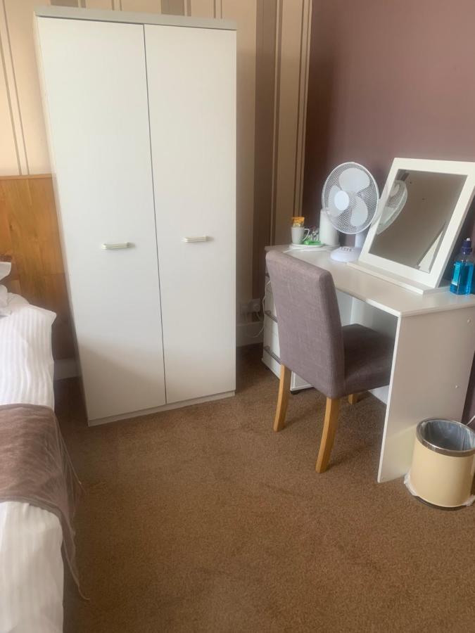 Burnett Arms Hotel Inverurie Bagian luar foto