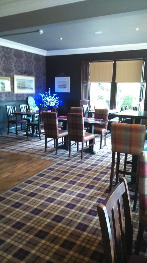 Burnett Arms Hotel Inverurie Bagian luar foto