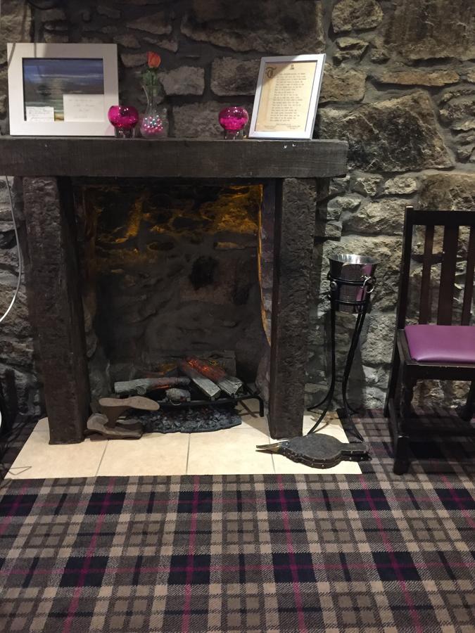 Burnett Arms Hotel Inverurie Bagian luar foto