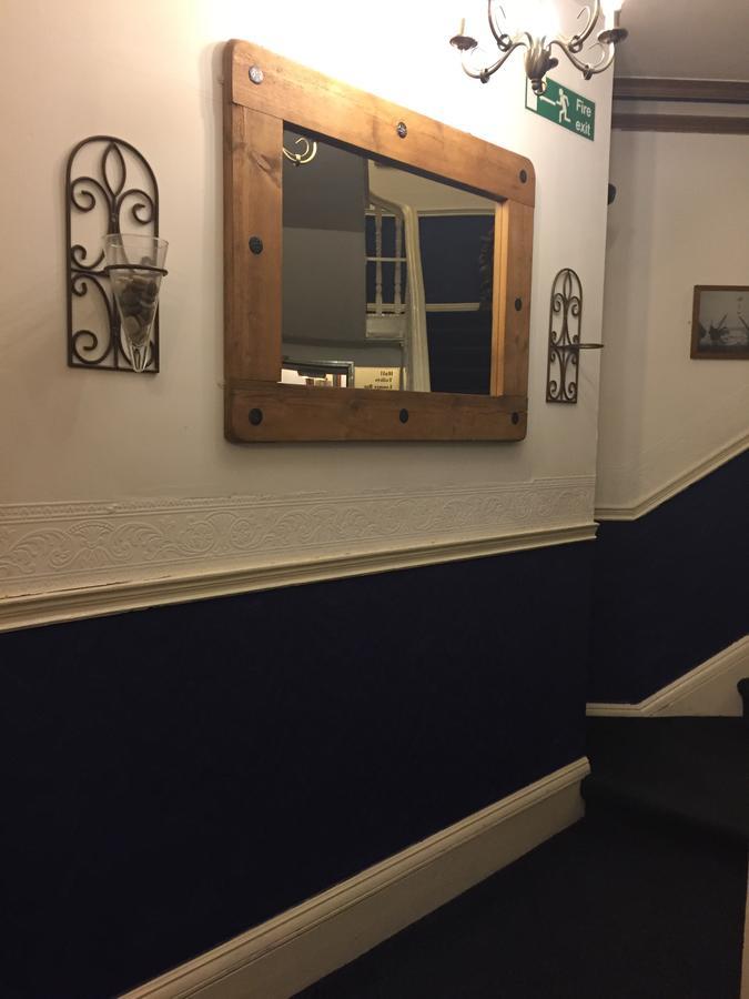 Burnett Arms Hotel Inverurie Bagian luar foto