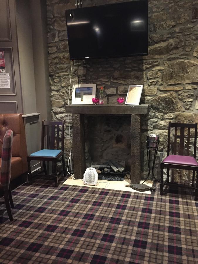 Burnett Arms Hotel Inverurie Bagian luar foto